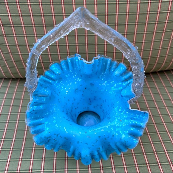 Art Glass basket with clear “drip” handle, crimped edge & beaded pink flowers. - Picture 12 of 12